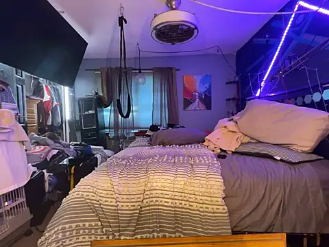 ctguybj online show from June 17, 9:03 pm