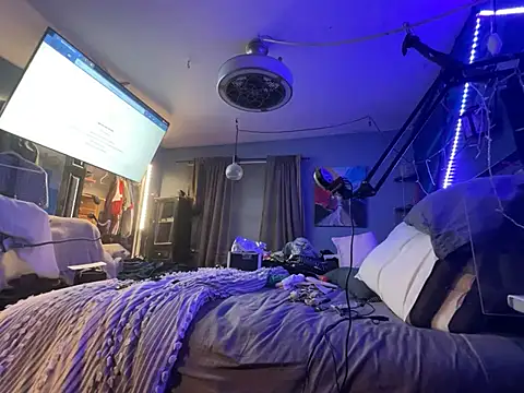 ctguybj online show from June 12, 9:51 am