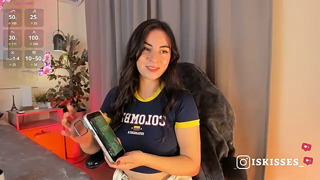 Snapshot of IsabellaSweet__ chatting on June 18, 3:49 am IsabellaSweet online show from June 18, 3:49 am