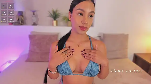 Snapshot of xiomara_cortes chatting on June 11, 7:44 pm xiomara cortes online show from June 11, 7:44 pm