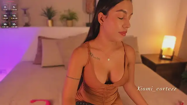 Snapshot of xiomara_cortes chatting on June 15, 7:35 pm xiomara cortes online show from June 15, 7:35 pm