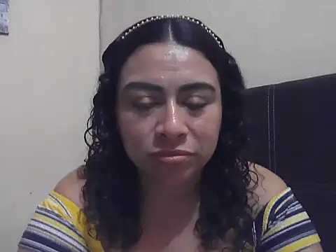 Snapshot of DalilahMx chatting on July 14, 2:00 am DalilahMx online show from July 14, 2:00 am