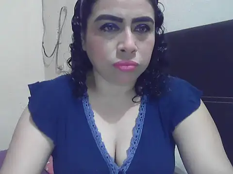 Snapshot of DalilahMx chatting on February 17, 4:04 pm DalilahMx online show from February 17, 4:04 pm