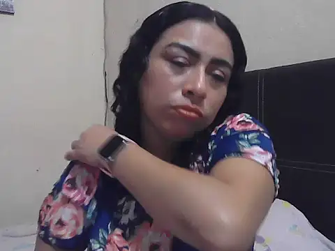 Snapshot of DalilahMx chatting on July 9, 1:06 am DalilahMx online show from July 9, 1:06 am