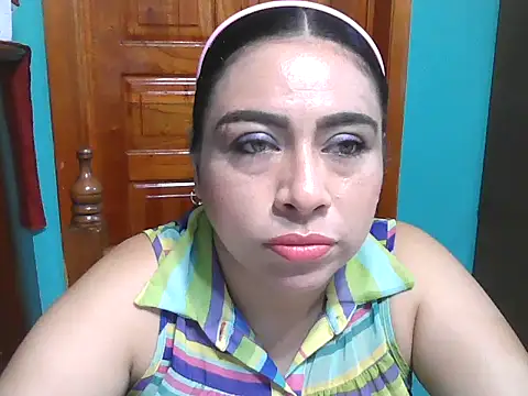 Snapshot of DalilahMx chatting on June 24, 2:37 pm DalilahMx online show from June 24, 2:37 pm