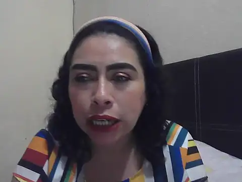 Snapshot of DalilahMx chatting on February 11, 7:25 pm DalilahMx online show from February 11, 7:25 pm