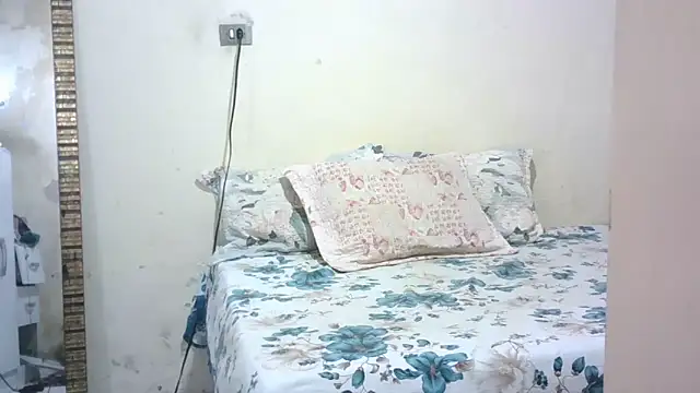 lorraine2036 online show from March 18, 4:52 pm