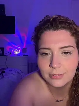 Snapshot of MonyFetish chatting on February 11, 11:54 am MonyFetish online show from February 11, 11:54 am