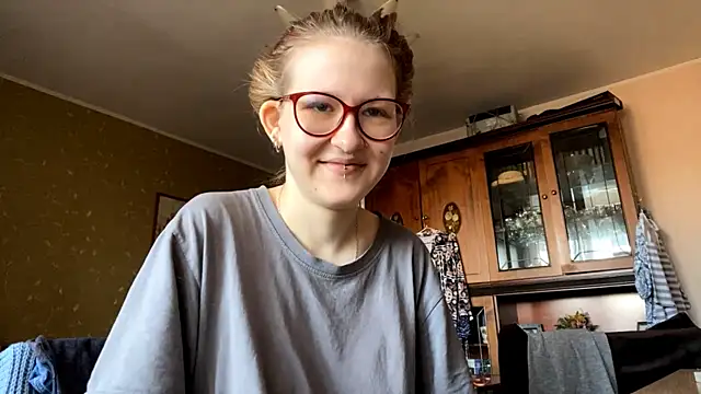 LaureenVielma online show from April 11, 6:21 am