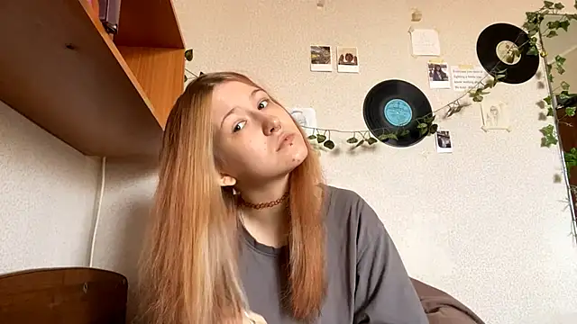 LaureenVielma online show from March 20, 7:20 am