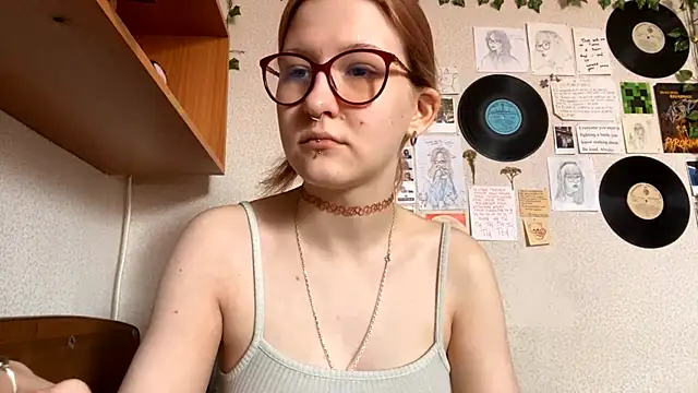 LaureenVielma online show from April 14, 7:35 am