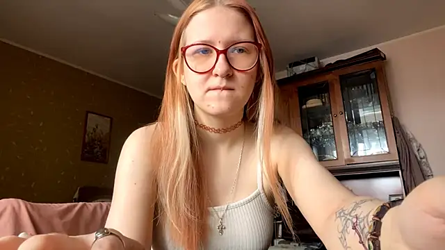 LaureenVielma online show from March 11, 7:13 am