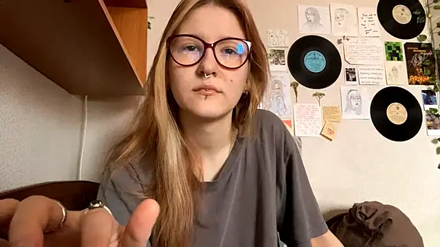 LaureenVielma online show from April 10, 8:32 am