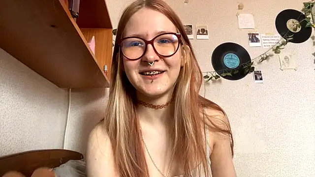 LaureenVielma online show from March 8, 7:11 am