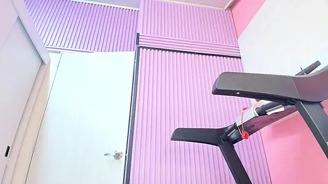 NaomiAmazing01 online show from May 28, 12:29 am