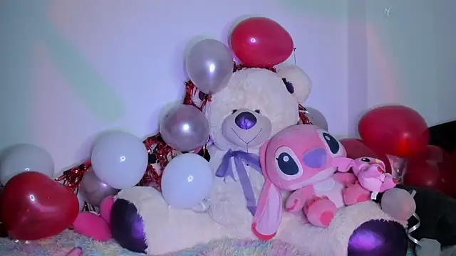 Snapshot of Kylievoos chatting on February 19, 1:24 am Kylievoos online show from February 19, 1:24 am