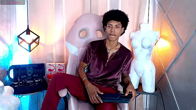 Walkers05 online show from April 2, 5:41 pm