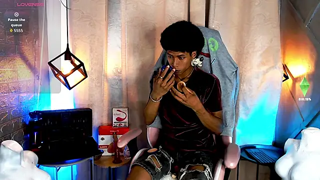 Walkers05 online show from March 31, 11:29 pm