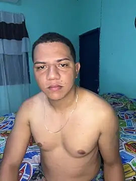 Snapshot of Loaisn chatting on February 8, 11:57 pm Loaisn online show from February 8, 11:57 pm