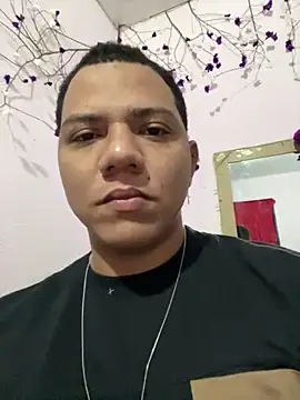 Snapshot of Loaisn chatting on February 11, 11:59 pm Loaisn online show from February 11, 11:59 pm