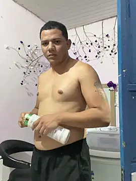 Snapshot of Loaisn chatting on February 9, 10:41 pm Loaisn online show from February 9, 10:41 pm