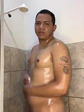 Snapshot of Loaisn chatting on February 6, 12:06 am Loaisn online show from February 6, 12:06 am