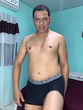 Snapshot of Loaisn chatting on February 17, 12:52 am Loaisn online show from February 17, 12:52 am