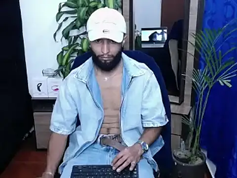  noahdiaz online show from February 17, 6:00 am