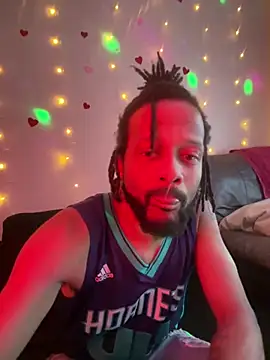 magic man1085 online show from April 4, 8:04 pm