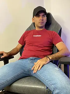 HAMILTONG12 online show from February 17, 10:51 pm
