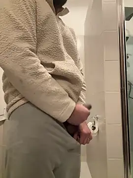 latinocalientehot online show from March 26, 9:46 pm