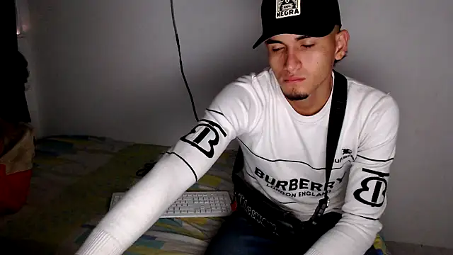 Snapshot of the_skinny_one chatting on February 28, 12:05 pm the skinny one online show from February 28, 12:05 pm