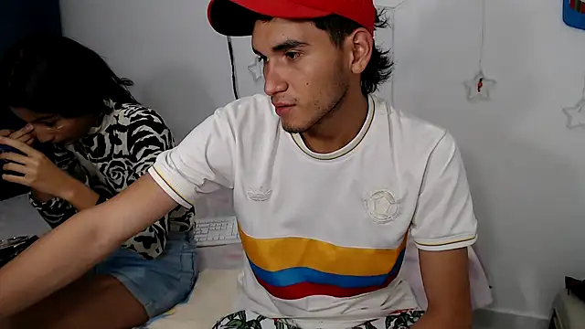 Snapshot of the_skinny_one chatting on February 4, 12:00 pm the skinny one online show from February 4, 12:00 pm