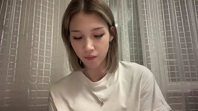 lilXdomiii online show from April 14, 2:44 pm