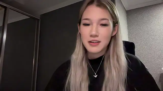 lilXdomiii online show from February 8, 5:54 pm