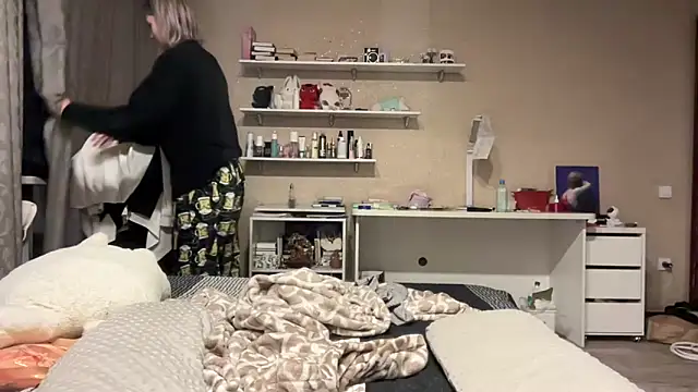 lilXdomiii online show from March 7, 6:35 pm