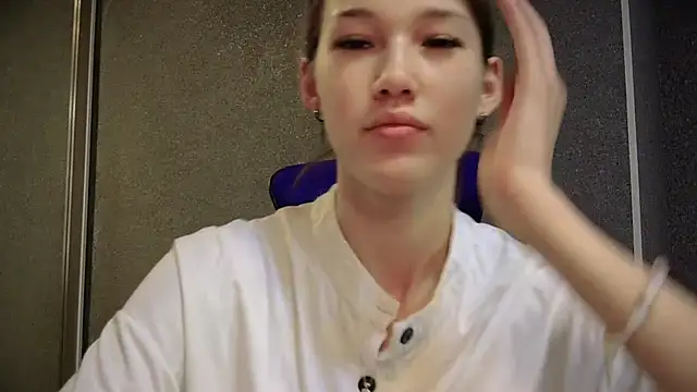 lilXdomiii online show from May 6, 9:46 am