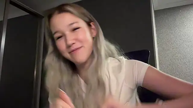 lilXdomiii online show from March 14, 8:15 pm