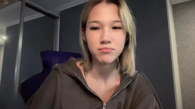 lilXdomiii online show from March 22, 11:34 am