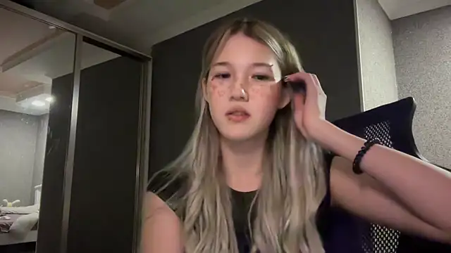 lilXdomiii online show from February 4, 5:08 pm