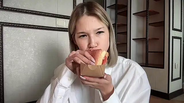 lilXdomiii online show from April 13, 10:41 am