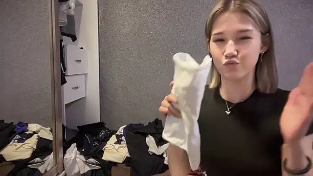 lilXdomiii online show from February 18, 1:40 pm