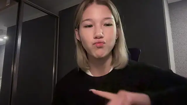 lilXdomiii online show from April 10, 1:51 pm