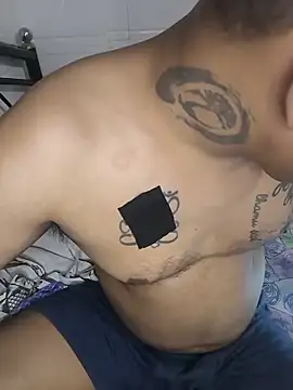 Snapshot of silkboy69 chatting on June 10, 11:17 pm silkboy69 online show from June 10, 11:17 pm