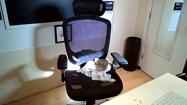 Scotsmanx online show from February 1, 3:54 pm