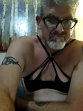 Snapshot of Mdnpanties chatting on May 23, 8:24 am Mdnpanties online show from May 23, 8:24 am