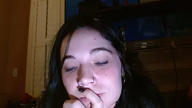 ahungkittykat online show from April 8, 6:04 am