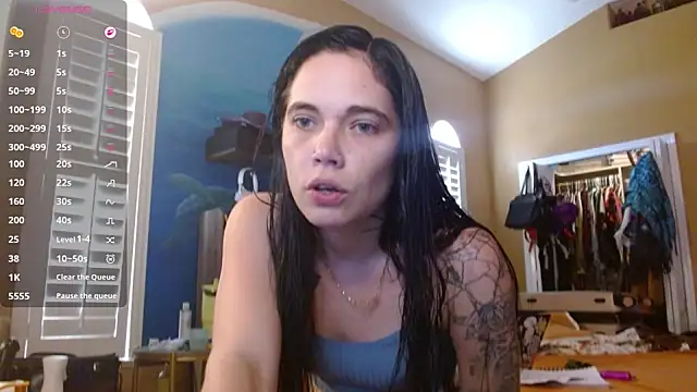 Snapshot of ahungkittykat chatting on May 6, 9:41 pm ahungkittykat online show from May 6, 9:41 pm