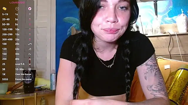 Snapshot of ahungkittykat chatting on May 5, 8:06 am ahungkittykat online show from May 5, 8:06 am