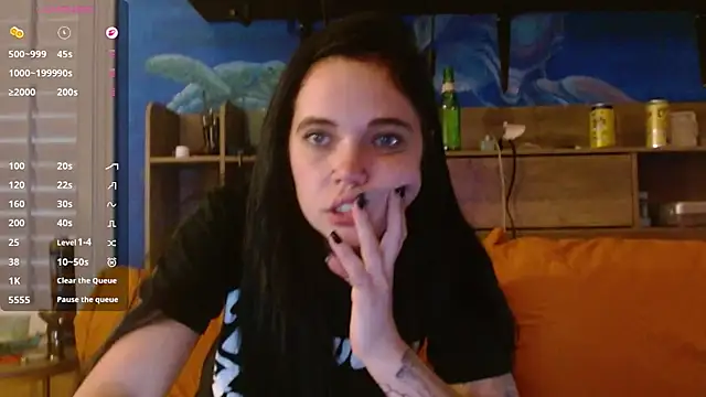 ahungkittykat online show from April 15, 11:49 pm